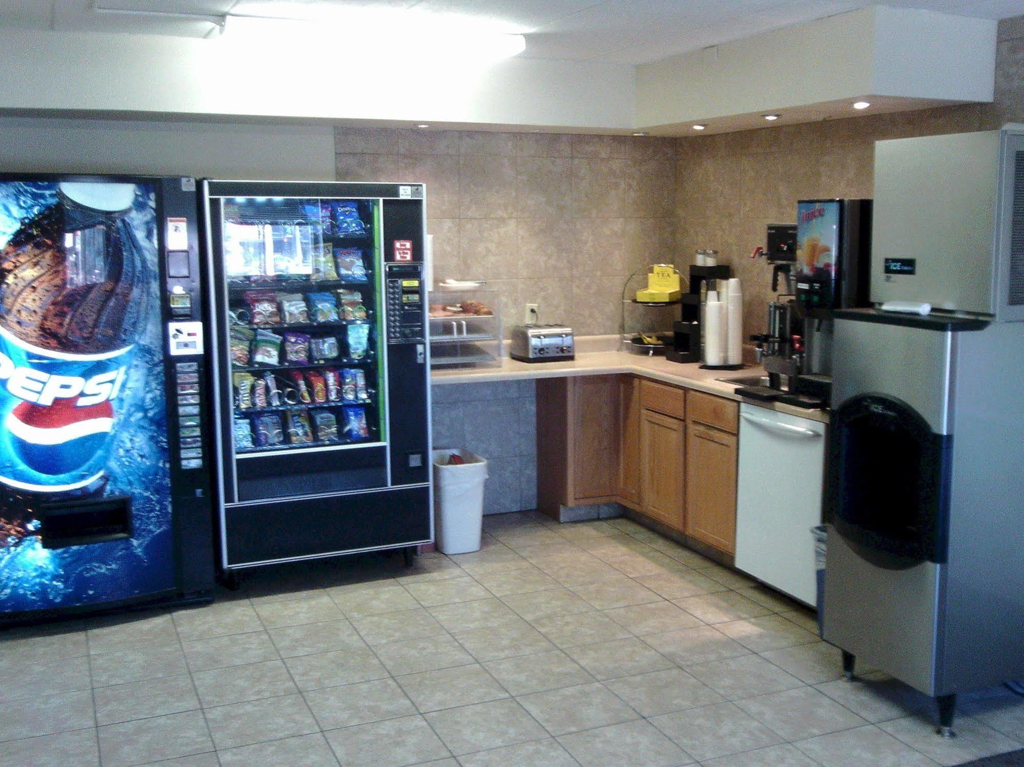 2Nd Street Inn & Suites Рочестър Екстериор снимка